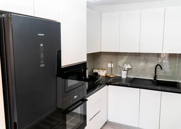 Signature 8 ティラナ