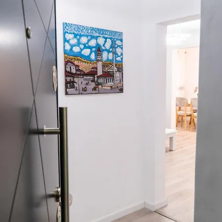 Signature 8 تيرانا