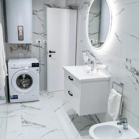 Signature 8 * تيرانا