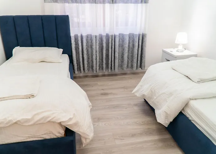 Signature 8 * 地拉那